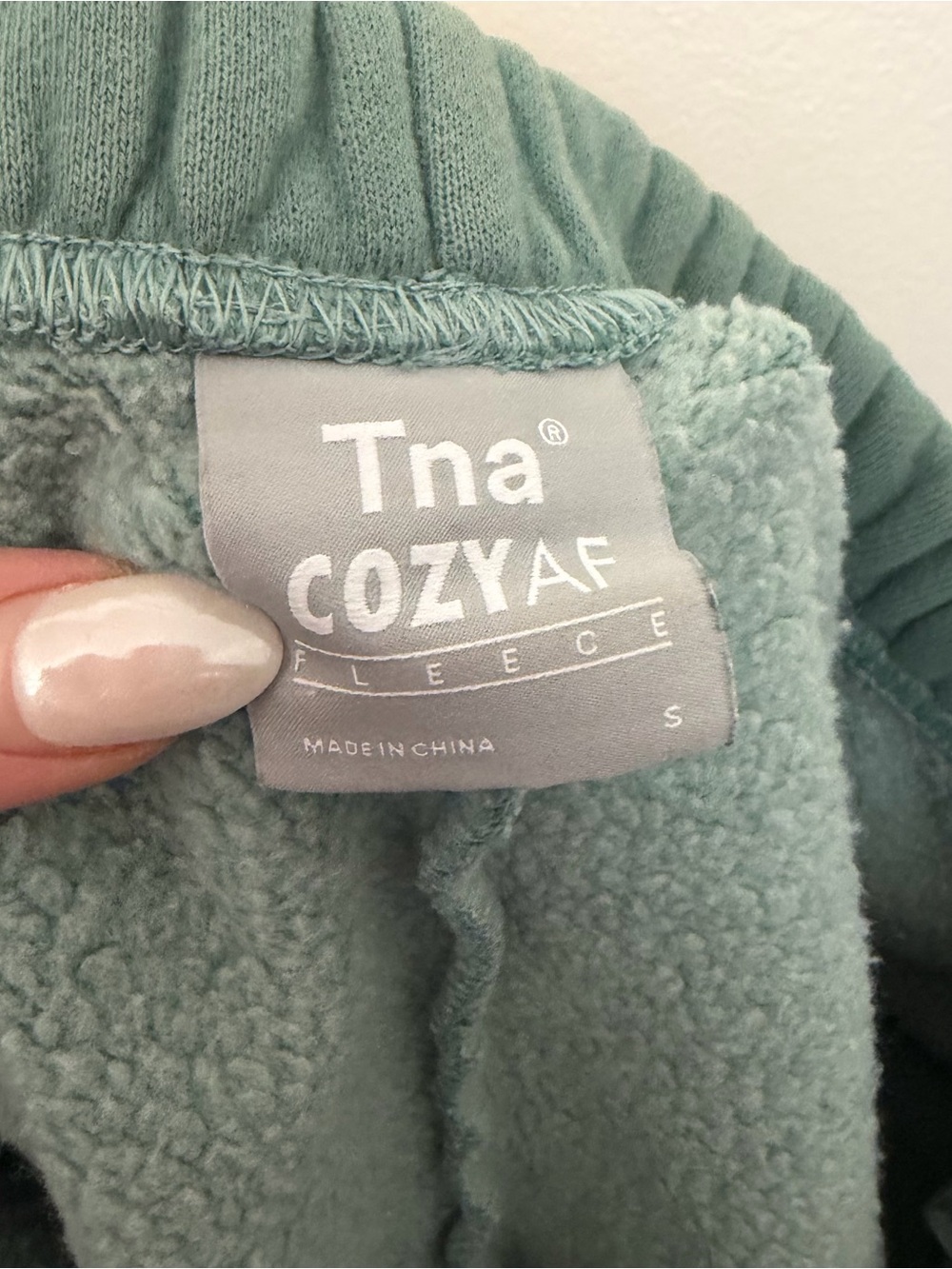 Aritzia Tna Cozy SweatFleece Perfect Hi-Rise Mini Shorts Yucca Green - Picture 5 of 6